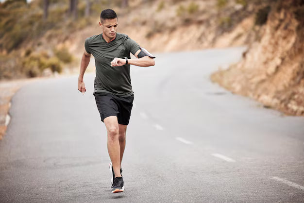 Monitor Your Health With a Smartwatch: Features, Benefits & Tips